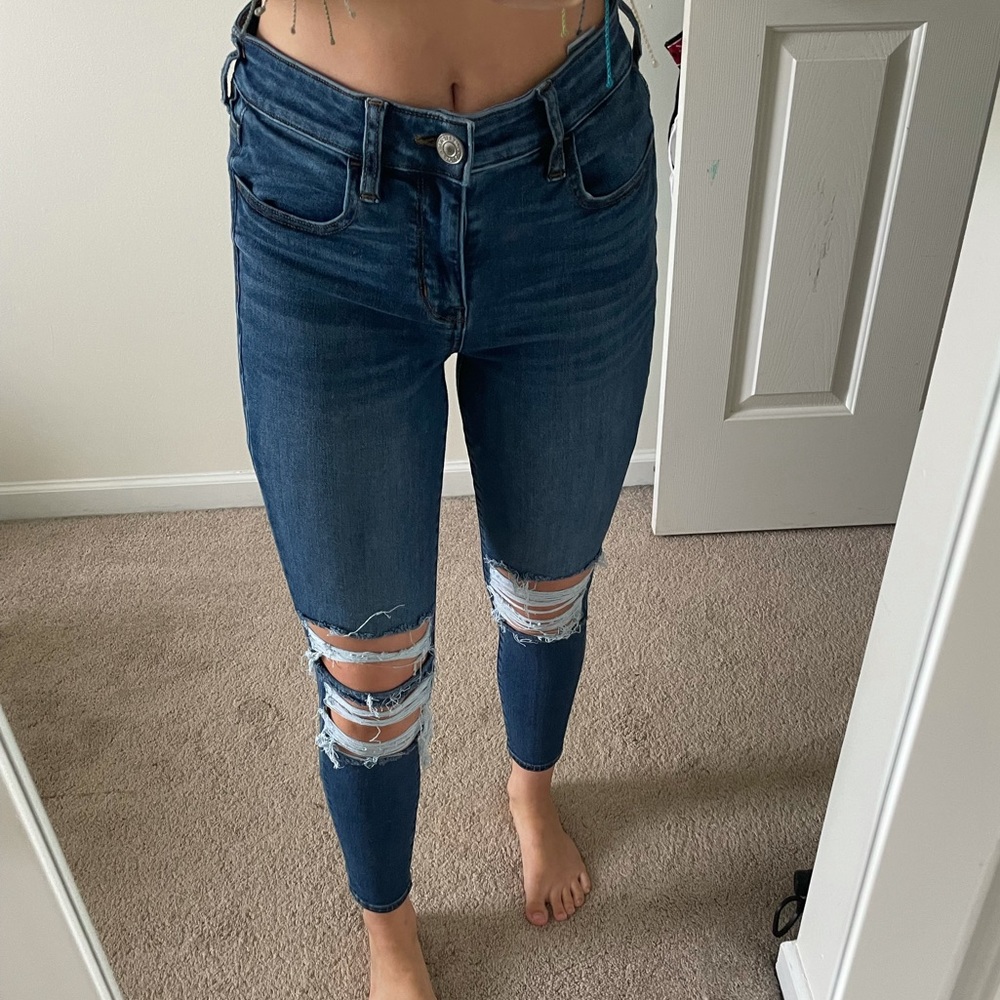 American Eagle Distressed skinny jeans